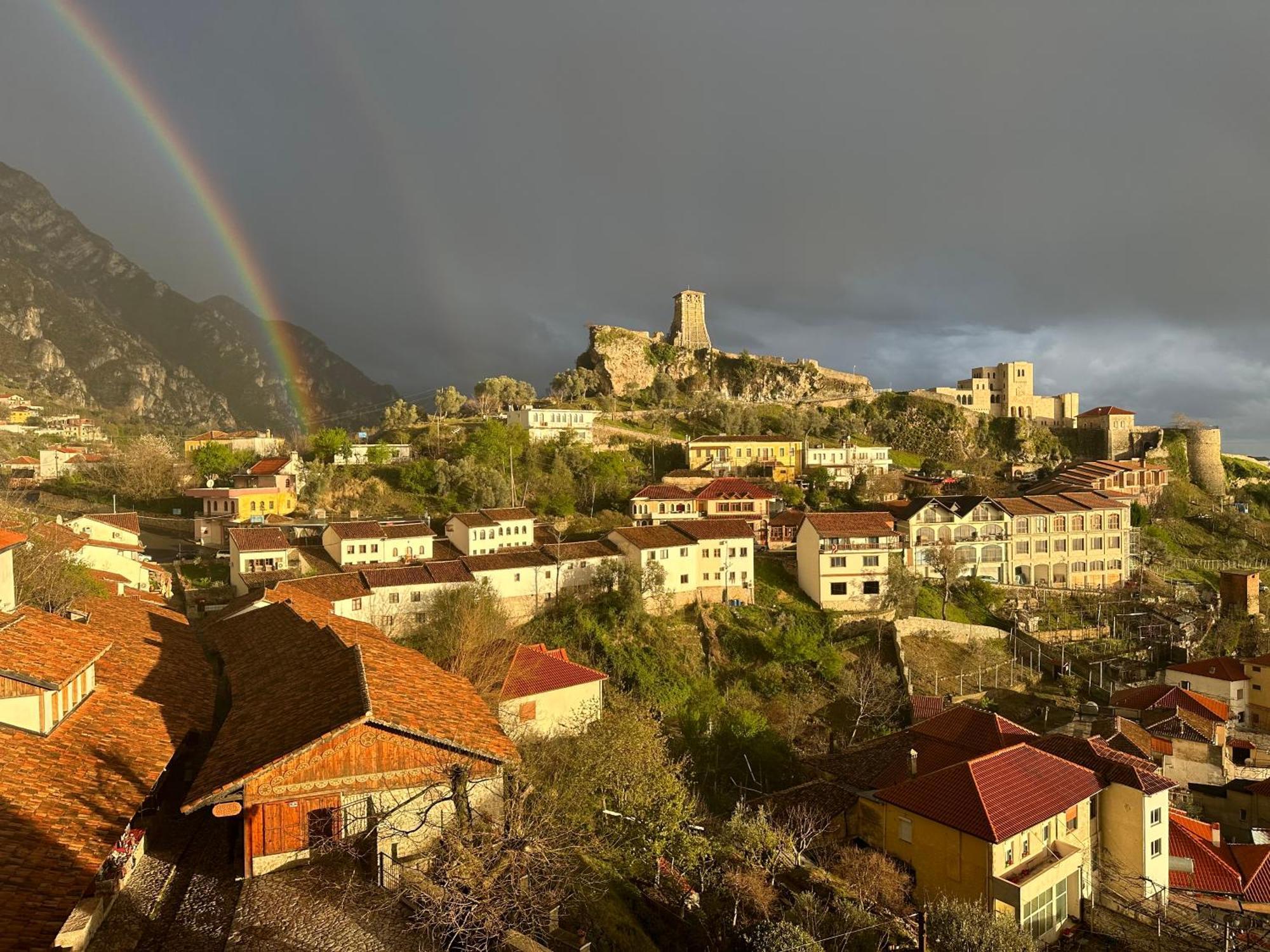 Panorama Rooms Hotel Near The Old Bazaar Krujë Exteriör bild